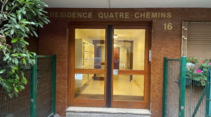 Porte de l'immeuble